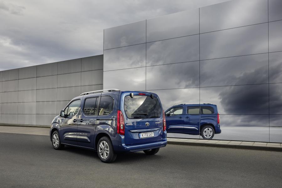  Toyota ProAce City Verso 2019 года  (EU) (фото 2 из 45)